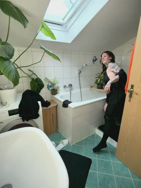 Saved: BrownieyQueen Broadcast (January 16, 2026 09:10, 84min)