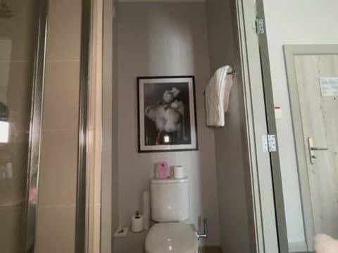 Saved: FrancescaXO Broadcast (April 23, 2026 15:46, 43min)