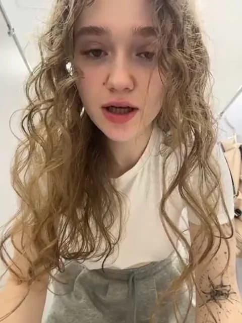 Saved: RussianWoman Broadcast (May 2, 2026 04:27, 33min)