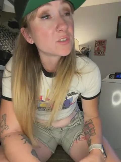 Saved: alluringpixie Broadcast (May 4, 2026 21:13, 62min)