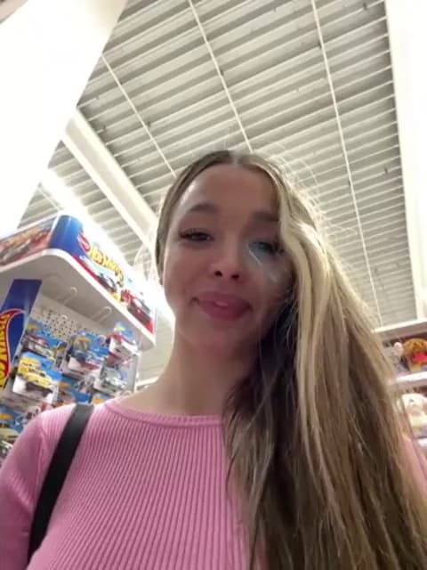 Saved: barbiehumpxxx Broadcast (May 17, 2026 19:52, 39min)