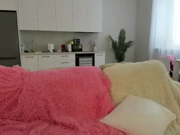 Luna Chaturbate Model - Cam Recordings